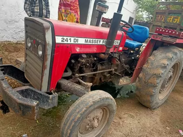 Tafe (Massey) Massey Ferguson 241 DI