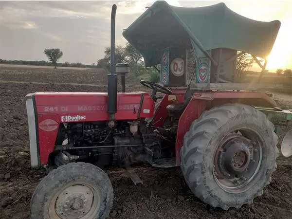 Massey Ferguson 241 DI MAHA SHAKTI