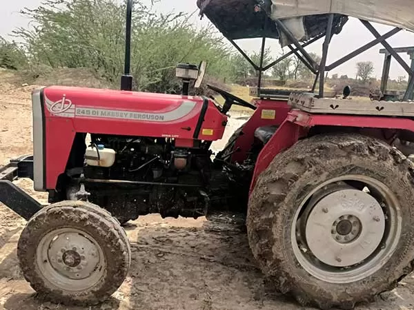 Tafe (Massey) Massey Ferguson 245 DI