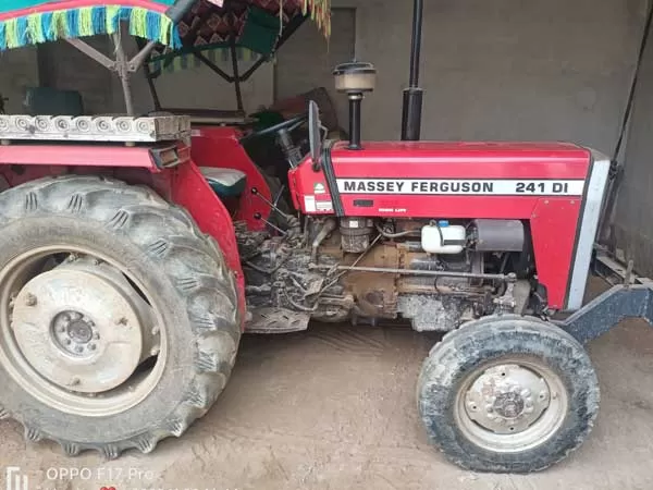 Tafe (Massey) Massey Ferguson 241 DI