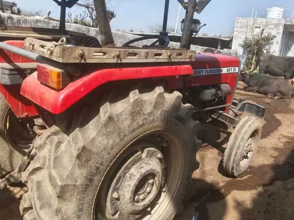 Tafe (Massey) Massey Ferguson 241 DI