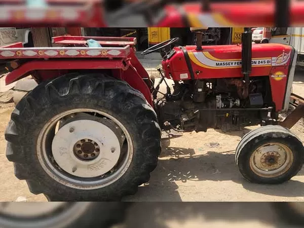 Massey Ferguson 245 DI MAHA SHAKTI