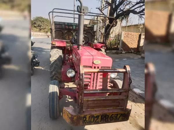Mahindra Mahindra B275 DI