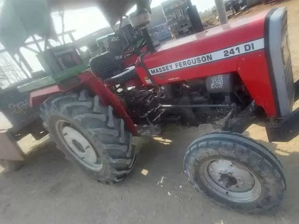 Tafe (Massey) Massey Ferguson 241 DI