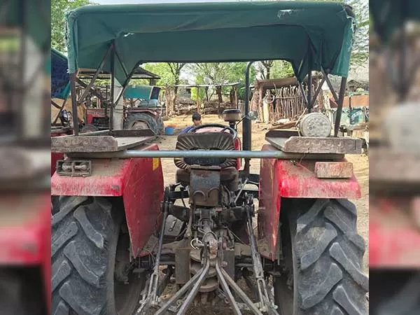 Tafe (Massey) Massey Ferguson 245 DI