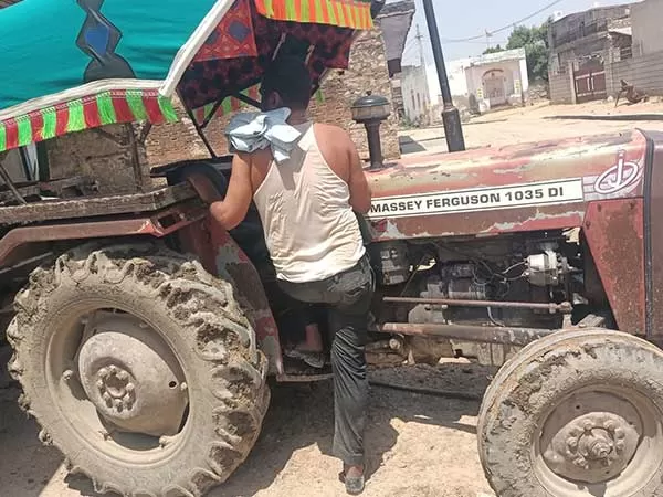 Massey Ferguson 1035 DI