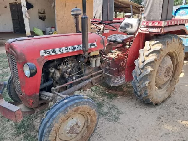 Tafe (Massey) Massey Ferguson 1035 DI