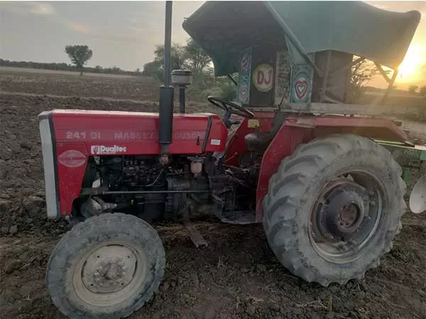 Massey Ferguson 241 DI MAHA SHAKTI