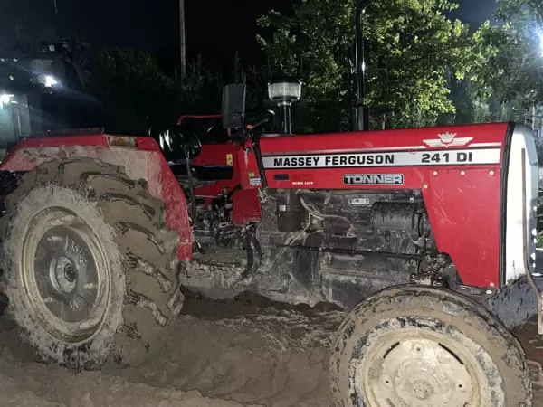 Tafe (Massey) Massey Ferguson 241 DI Tonner