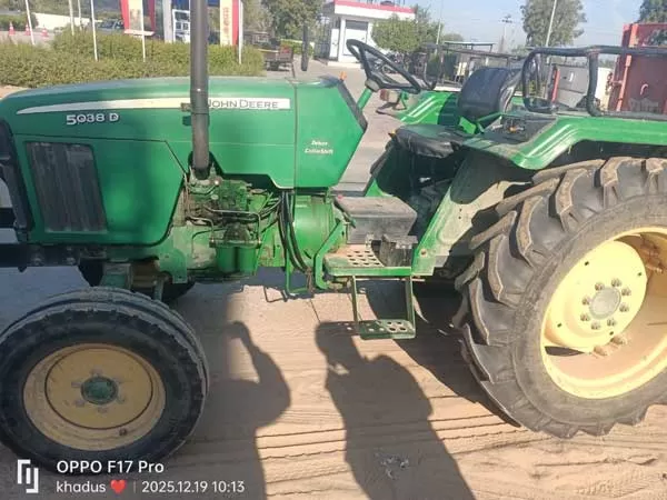 John Deere John Deere 5038 D