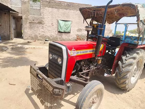 Tafe (Massey) Massey Ferguson 241 DI
