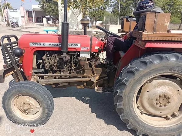 Tafe (Massey) Massey Ferguson 1035 DI