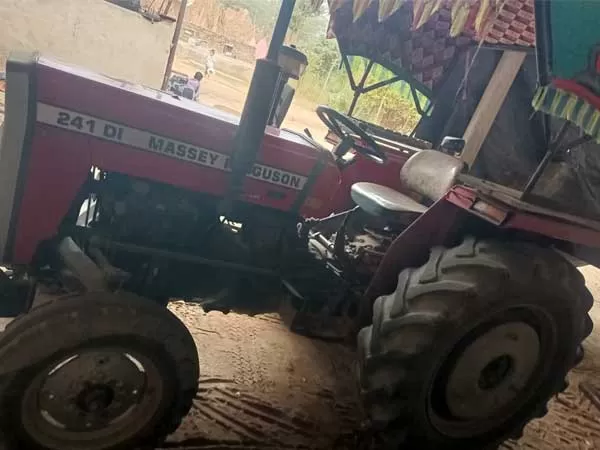 Tafe (Massey) Massey Ferguson 241 DI