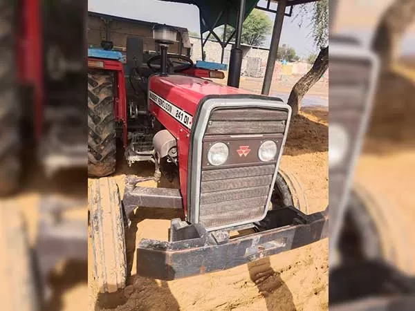 Tafe (Massey) Massey Ferguson 241 DI