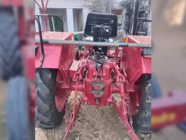 Mahindra Mahindra B275 DI