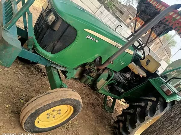 John Deere John Deere 5045 D