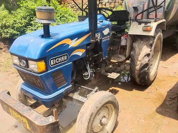 Eicher 380 2015