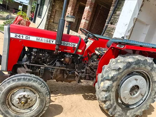 Tafe (Massey) Massey Ferguson 241 DI 2016