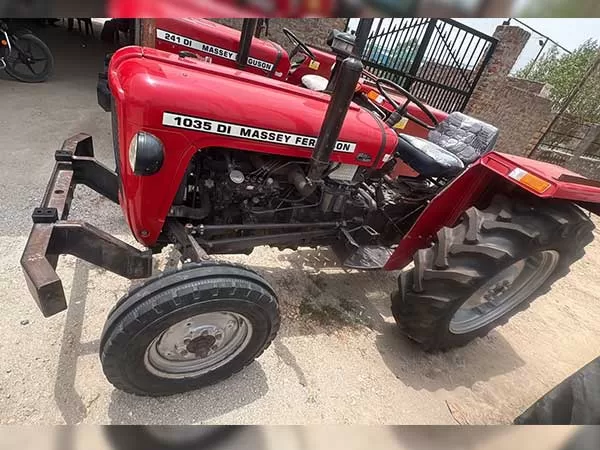 Tafe (Massey) Massey Ferguson 1035 DI 2013