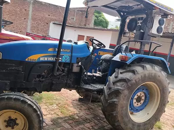 New Holland 5500 2013