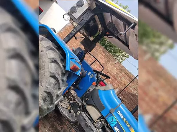 New Holland 5500 2013