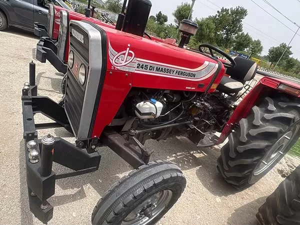 Tafe (Massey) Massey Ferguson 245 DI 2017