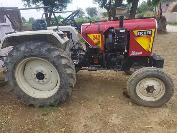 Eicher 242 2020